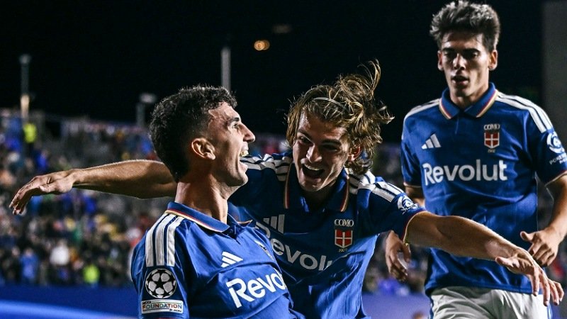 Como 1907 Bantai Manchester United 4-1, Nico Paz Menggila dengan Dua Gol