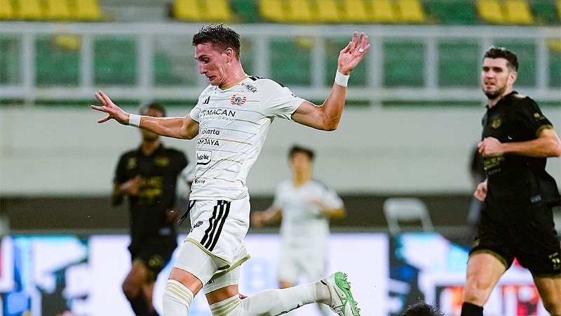 Drama di BIS! Gol Persija Dianulir VAR, Dewa United Bangkit Paksa Skor 1-1 di Babak Pertama