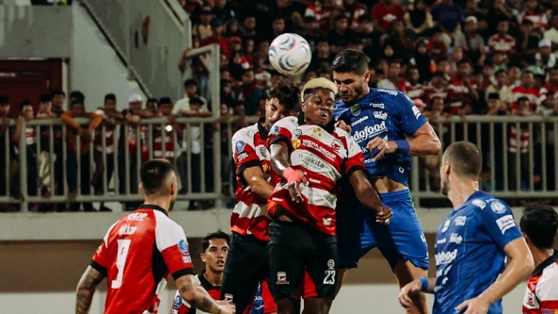 Gol Mitkov Menit ke-88 Bikin Maung Bandung Merana! Madura United Vs Persib 1-0