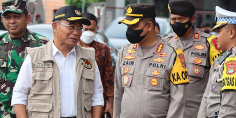 Menko PMK Muhadjir Effendy saat mengunjungi Pos Pam di Rest Area KM 14 Tangerang-Jakarta/Repro