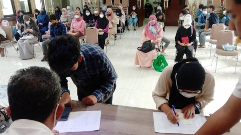 Bantuan Sosial (Bansos) biaya pendidikan jenjang perguruan tinggi. (Foto: Dok. Pemkot)