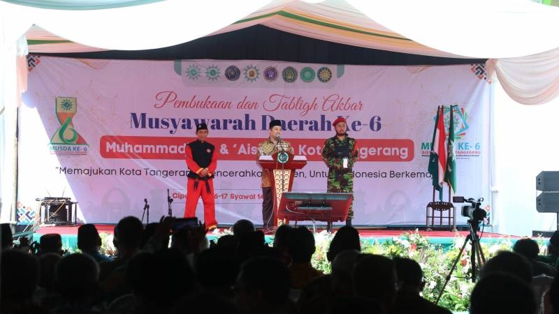 Walikota Tangerang Arief Wismansyah saat membuka acara Musyawarah Daerah ke-6 Muhammadiyah dan Aisyiyah Kota Tangerang. (Foto: Dok Pemkot)