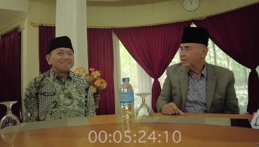 Kementerian Agama (Kemenag) Indramayu menyempatkan berdialog dengan pimpinan Ponpes Al-Zaytun Panji Gumilang pada Rabu (26/5). (Foto:Tangkapan Layar YouTube Al-Zaytun Official)