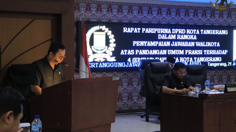 Walikota Tangerang Arief Wismansyah dalam rapat Paripurna DPRD Kota Tangerang. (Foto: Dok Pemkot)