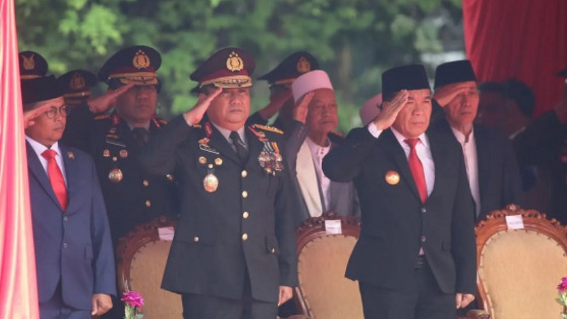 Upacara Hari Bhayangkara Ke-77 di Alun-alun Barat Kota Serang, Sabtu (1/7). (Foto: Dok Pemprov)