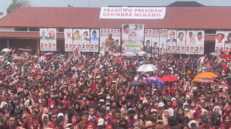 Konsolidasi akbar Partai Gerindra di Rumah Aspirasi Desmond J Mahesa, Minggu (20/8). (Foto: Ist)