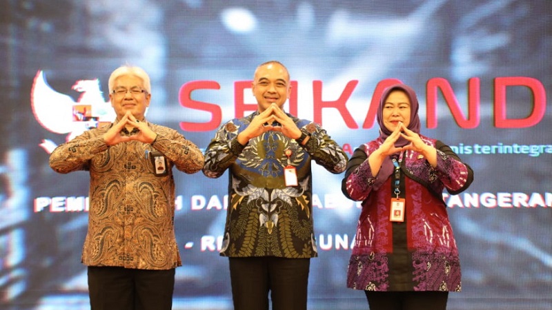 Bupati Tangerang Ahmed Zaki Iskandar saat melaunching aplikasi Srikandi. (Foto: Dok Pemkab)