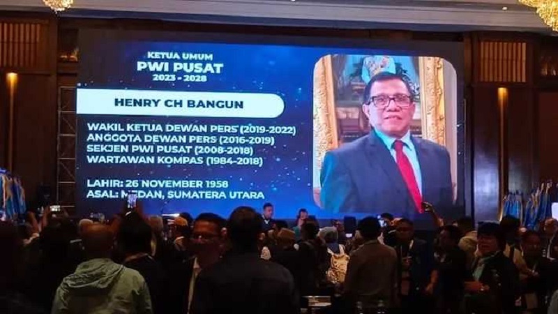 Henry Ch Bangun terpilih menjadi Ketua Umum PWI usai mengallahkan petahana Atal S Depari. (Foto: Repro)