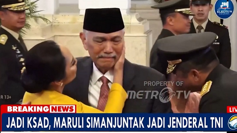 Menko Marves Luhut Binsar Panjaitan terharu menyaksikan menantunya Jenderal Maruli Simanjutak dilantik KSAD. (Tankapan Layar MetroTV)