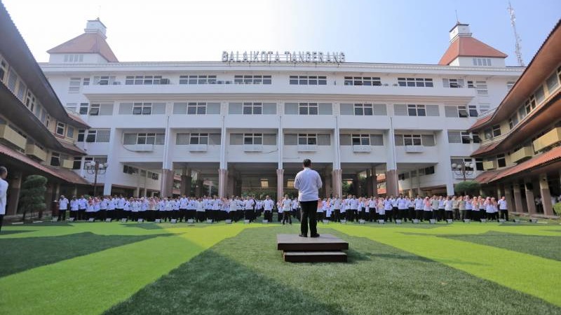 Pj Walikota Tangerang, Nudrin melaksanakan Apel perdana pasca sehari dirinya dilantik. (Foto: Dok Pemkot)