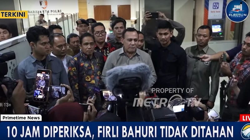 Eks Ketua KPK Firli Bahuri usai menjalani pemeriksaan. (Foto: Tangkapan Layar/Metrotvnews)