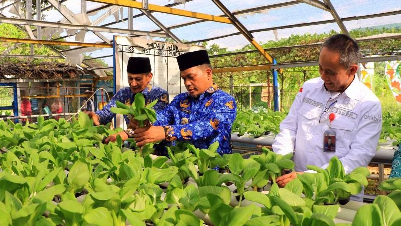 Pj Walikota Tangerang, Nurdin di Kampung  KB Awabi. (Foto: Dok Pemkot)