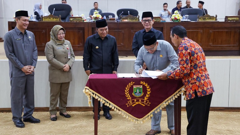 DPRD Banten menyetujui i Raperda LKPj APBD 2023, (Foto: Biro Adpim dan Protokol)