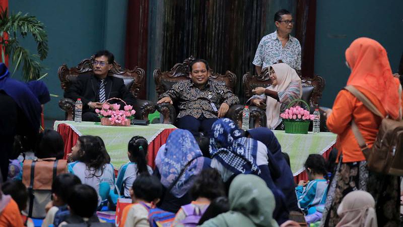 Pj Walikota Tangerang Nurdin di Plaza Shinta Kota Tangerang. (Foto: Dok Kemenkop)