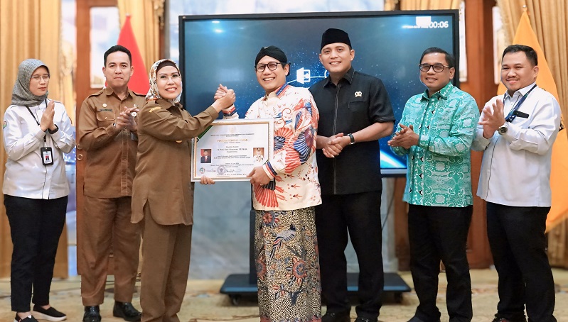 PDTT Abdul Halim Iskandar menyebut BUMDesma di Kabupaten Serang sebagai percontohan nasional. (Foto: IST/RMB)