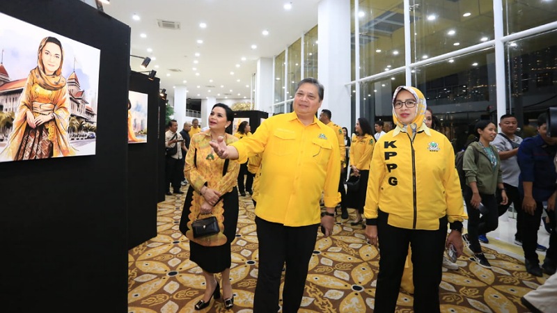 Ketum Golkar Airlangga Hartarto bersama KPPG, Airin Rachmi Diany di acar HUT KPPG. (Foto; IST/RMN)