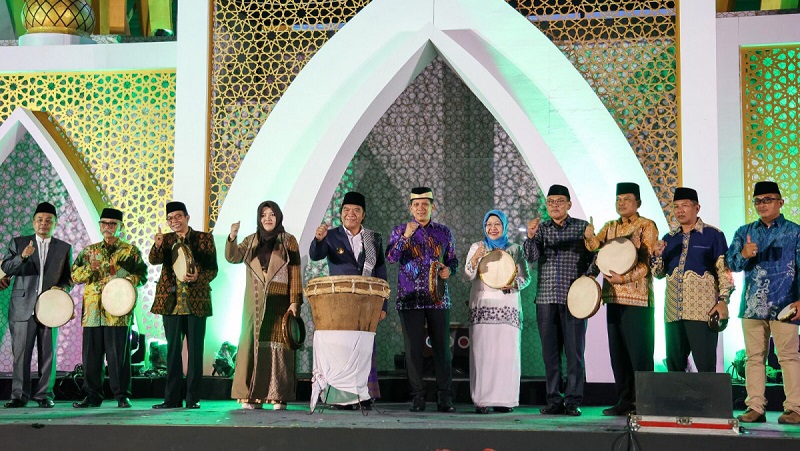 Pj Gubernur Banten Al Muktabar menutup secara resmi MTQ)XXI tingkat Provinsi Banten tahun 2024. [Foto: Biro Adpim dan Protokol]