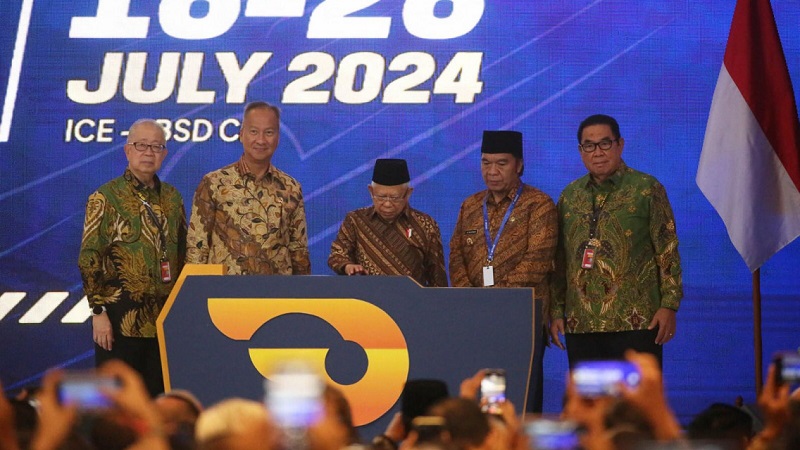 Wapres KH Ma'ruf Amin saat membuka GIIAS 2024di Indonesia Convention Exhibition (ICE) BSD, Tangerang, Kamis (18/7). [Biro Adpim dan Biro dan Protokol Setda Banten]