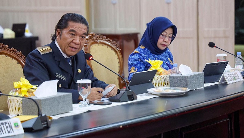 Pj Gubernur Banten Al Muktabar menyebut inflasi di Banten terkendali dengan baik. [Foto: Biro Adpimpro Setda Banten]