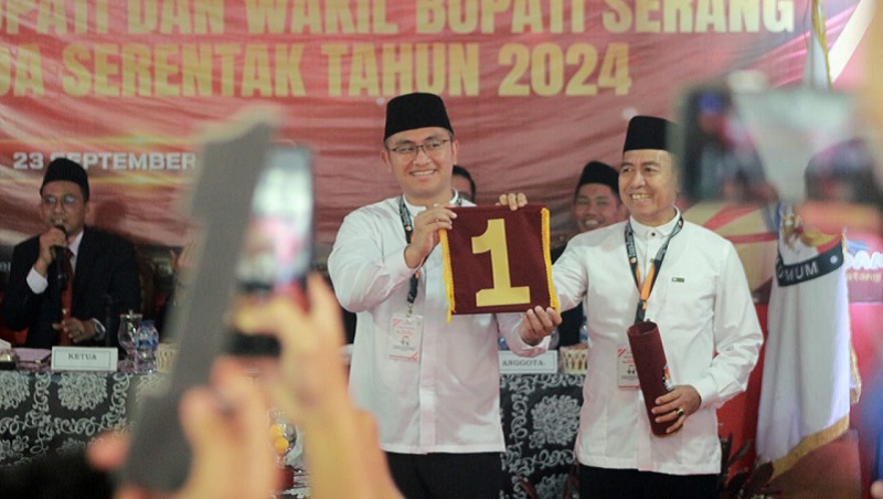 Pasangan calon Bupati dan Wakil Bupati Serang, Andika Hazrumi - Nanang Supriatna dapat nomor urut 1. [Foto: AMR/RMB]