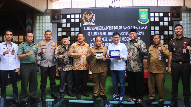 Pj Waliikota Tangerang Nurdin saat menerima Kunker DPR RI yang didalamnya ada bakal calon wakil gubernur Dimyati Natakusumah. [Foto; Dok Pemkot]