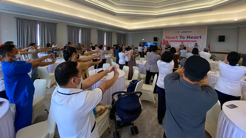 Siloam Hospitals Lippo Village mengundang puluhan penyintas penyakit jantung dalam rangka menyambut Hari Jantung Dunia pada 29 September 2024 mendatang. Foto: Lani/RMN