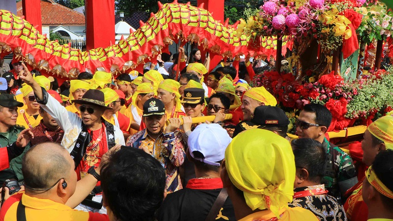 Perayaan budaya Tionghoa Gotong Toapekong. [Foto: Dok Pemkot]