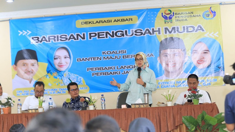 Bacagub Banten Airin Rachmi Diany saat menghadiri deklarasi dukungan Barisan Pengusaha Banten. [Foto: AMR/RMB]