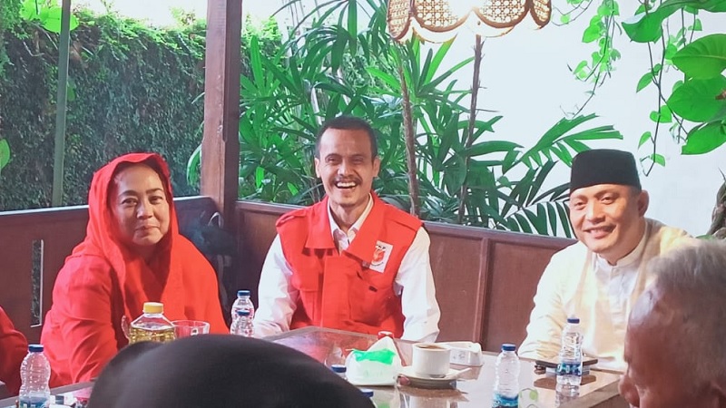 Partai Keadilan dan Persatuan Indonesia (PKPI) bergabung dengan Koalisi Banten Maju (KBM) mendukung pasangan Airin Rachmi Diany dan Ade Sumardi. [Foto: AMR/RMB]