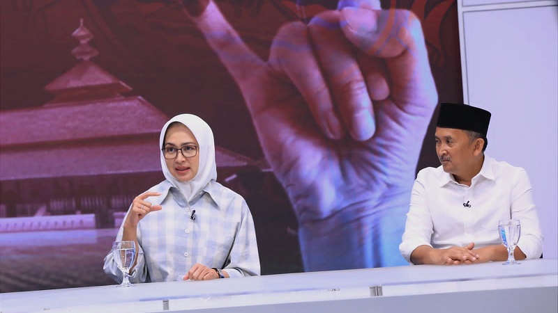 Pasangan calon Gubernur dan Wagub Banten, Airin Rachmi Diany dan Ade Sumardi mengaku siapa menghadapi debat Pilkada, Rabu besok (16/10). [Foto: AMR/RMB]