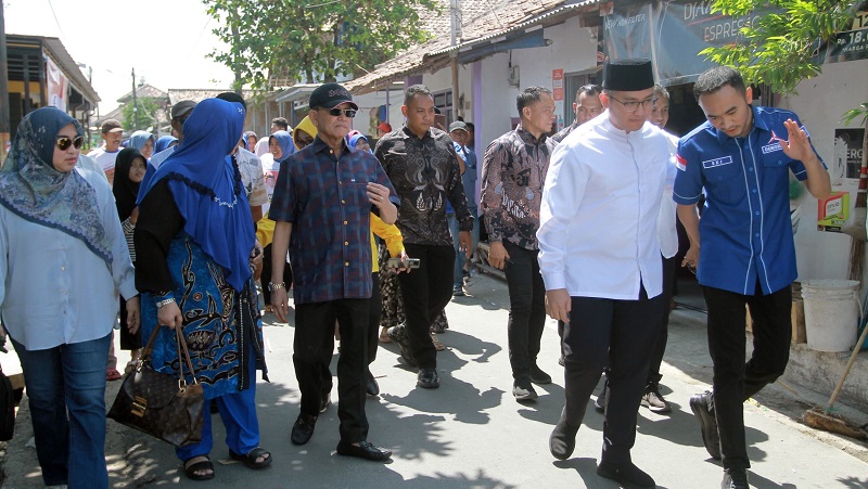 Mantan bupati Serang Nuriman mendukung Andika Hazrumy-Nanang Supriatna di Pilbup Serang. [Foto: AMR?RMN]