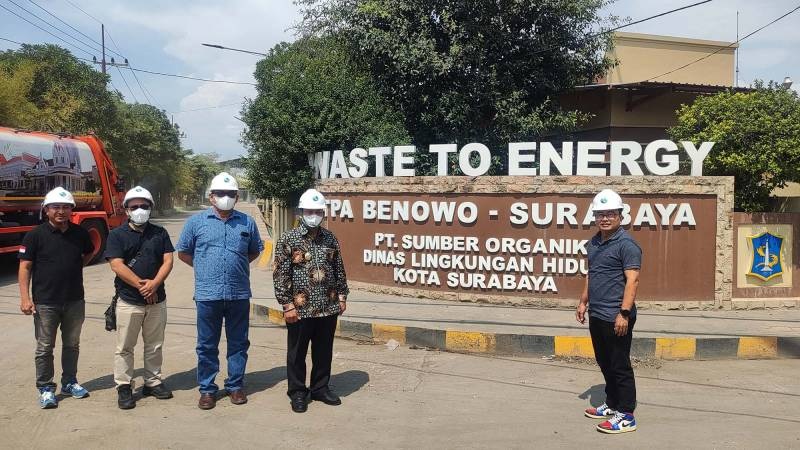 Pj Walikota Tangerang Nurdin melakukan studi tiru pengeloaan sampah menjadi energi listrik ke Solo dan Surabaya. [Foto: Dok Pemkot]