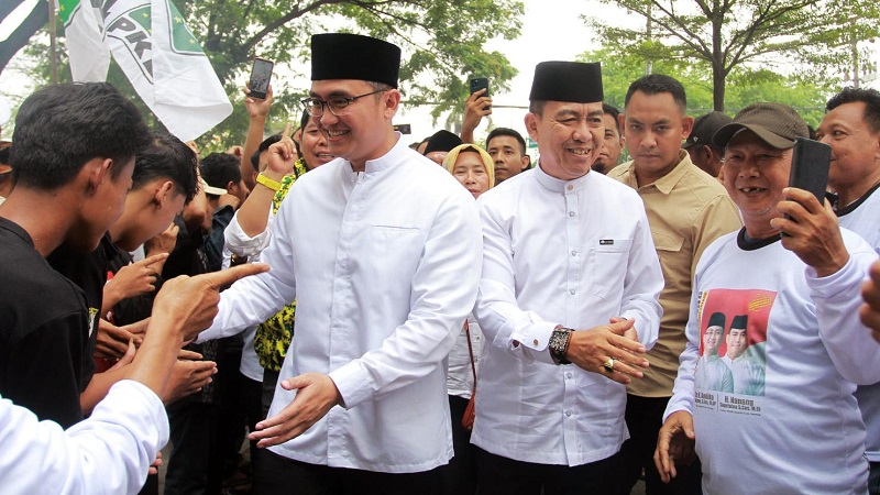 Pasangan bupati dan wakil bupati Serang, Andika Hazrumy - Nanang siap menambah kuota beasiswa untuk mahasiswa. [Foto: AMR/RMB]