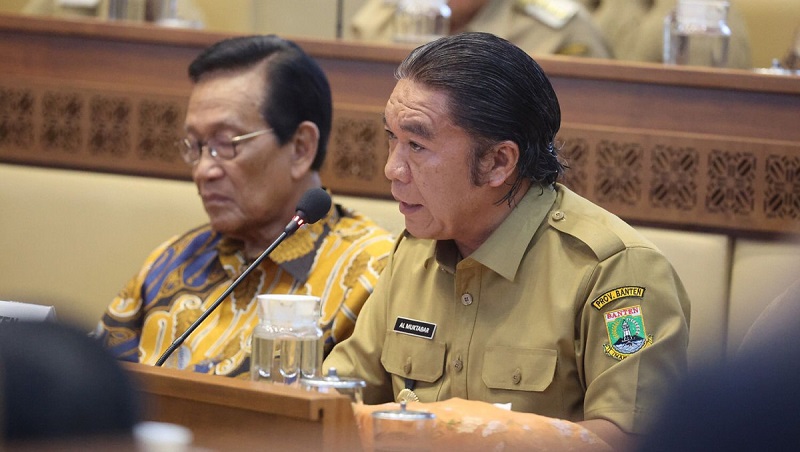 Pj Gubernur Banten Al Muktabar saat mengikuti Raker dengan Komisi II DPR RI di Gedung Nusantara, Jakarta, Senin (11/11). [Foto: Adpimpro Setda Banten/RMB]