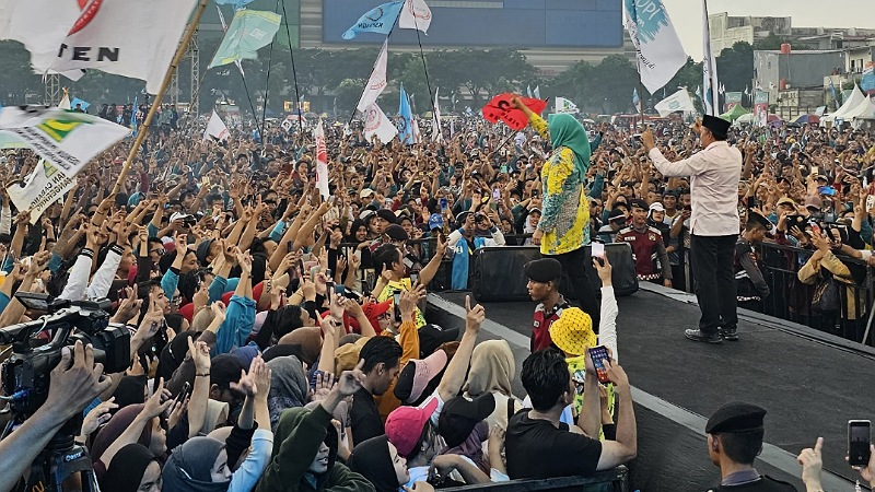 Kampanye akbar cagub dan cawagub Banten Airin Rachmi Diany dan Ade Sumardi di Tangerang. [Foto: AMR/RMN]