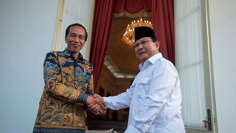 Pertemuan Presiden Jokowi saat masih menjabat dan Prabowo Subianto sebelum menjabat Presiden RI. [Foto: |Repro/RMN]