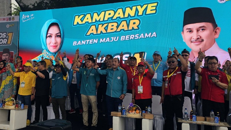 Kampanye akbar pasangan calongub dan cawagub Banten, Airin Rachmi Diany dan Ade Sumardi di Kabupaten Tangerang. [Foto: AMR/RMB]