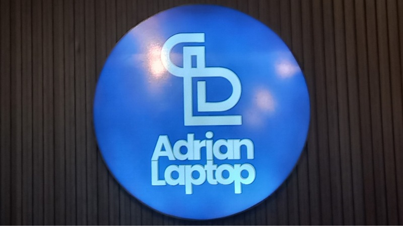 Toko Adrian Laptop dibobol komplotan maling. Pelaku berhasil gondol ratusan laptop. [Foto: Disway/RMN]