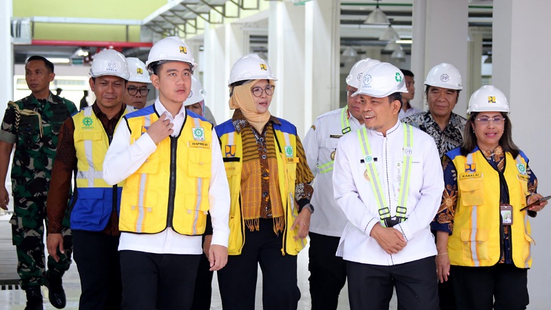 Wapres Giran Rakabuming Raka saat meninjau Pasar Anyar, di Kota Tangerang. [Foto: Dok Pemkot Tangerang/RMB]