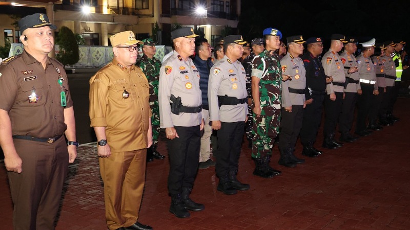 Pj Gubernur Banten Ucok A Damenta saat melakukan pergantian malam tahun baru 2025. [Foto: Adpimpro Setda Banten/RMN]