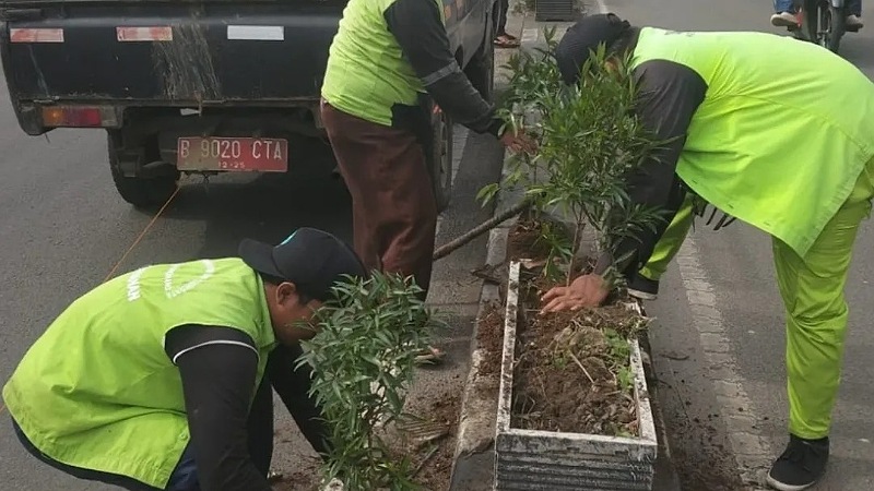 Ratusan petugas Dishubpar siaga di Taman Kota Tangeran, selama libur panjang. [Foto: Dok Pemkot/RMN]