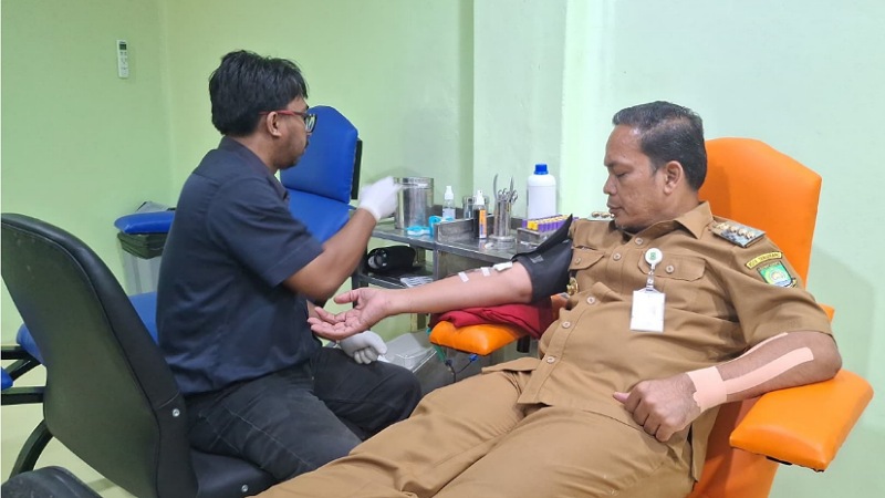 Pj Wali Kota Tangerang Nurdin mengajak masyarakat untuk aktif donor darah guna menjaga ketersedian stok darah. [Foto: Dok Pemkot Tangerang/RMB]