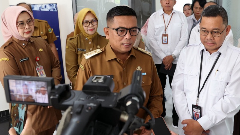 Gubernur Banten Andra Soni memberikan keterangan pers usai rapat dengan DPRD Banten. - Dok. Adpimpro Setda Banten -