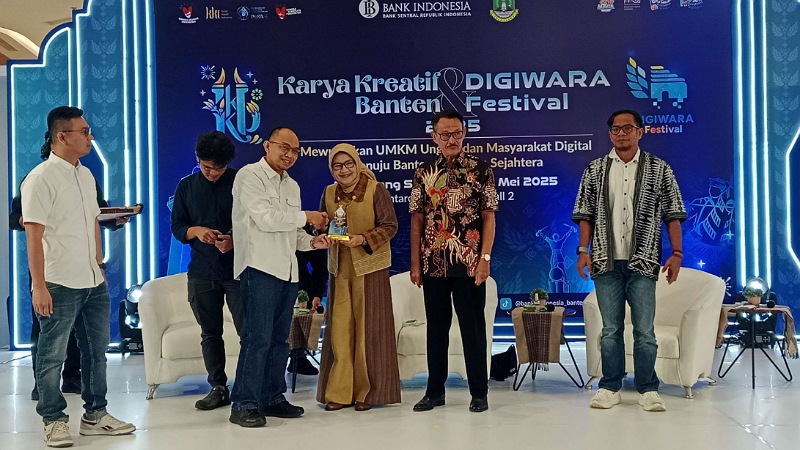 BI Banten Genjot QRIS di Lokasi Wisata: Baduy, Pantai Sawarna? Bayar Cukup Scan! Foto: Dok. RRI Banten -