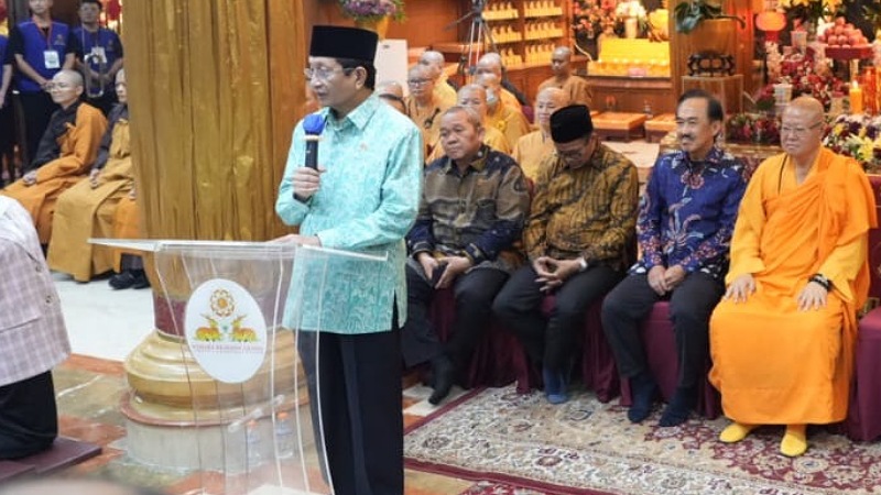 Perayaan Waisak, Menag: Kebenaran Bisa Datang dari Mana Saja! Menag Nasaruddin Umar menegaskan kebenaran bisa datang dari mana saja. - Humas Kemenag -