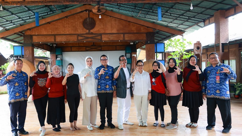 Wakil Wali Kota Tangsel Pilar Saga Ichsan gandeng komunitas Bengkel Kreatif Hello Indonesia hidupakn kembali Pasar Ciputat. - Dok Pemkot Tangsel -