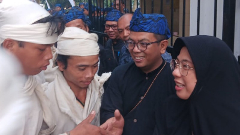 Sejarah! Bapak Gede Andra Soni Mumuluk Bareng Masyarakat Baduy!