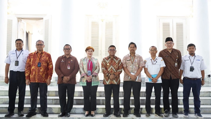 Siapkan Konektivitas Transportasi Massal Banten–Jakarta, Andra Soni Temui Dirut DAMRI