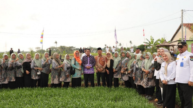 Bupati Maesyal: Insinerator Ramah Lingkungan di Sepatan, Inovasi Desa yang Patut Dicontoh Bupati Tangerang Moch. Maesyal Rasyid saat meninjau operasional awal insinerator ramah lingkungan di Desa Mekar Jaya, Kecamatan Sepatan, Rabu (11/6/2025). - Dok Prokopim Tangerang -