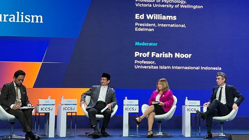 Dari Singapura, Menag Nasaruddin Tawarkan Pancasila sebagai Solusi Global Menteri Agama RI Nasaruddin Umar dalam forum International Conference on Cohesive Societies (ICCS) 2025 di Singapura, Selasa (24/6/2025). - Foto: Kemenag -